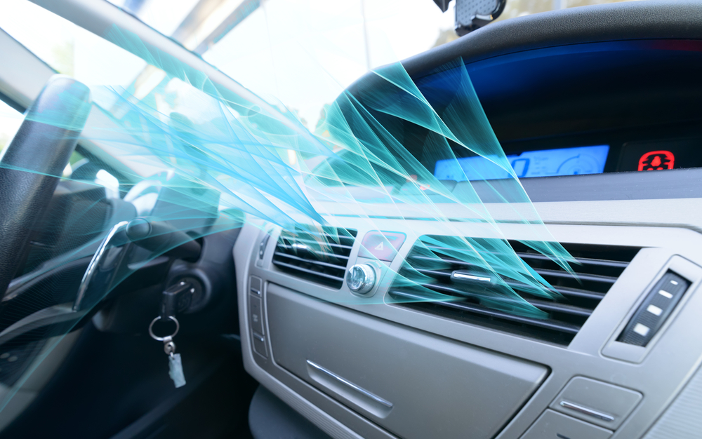 Recharger la clim de sa voiture : fonctionnement, signes à surveiller et  coût
